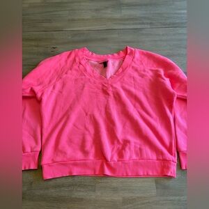 Universal thread sweatshirt